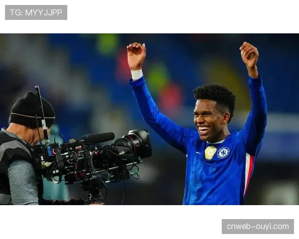 特写：斯坦福桥雨战中，切尔西小将长途奔袭打入英超处子球